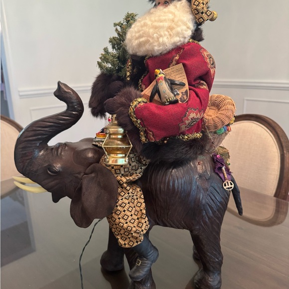 Limited edition Karen Didion light up Santa on elephant - Picture 11 of 13